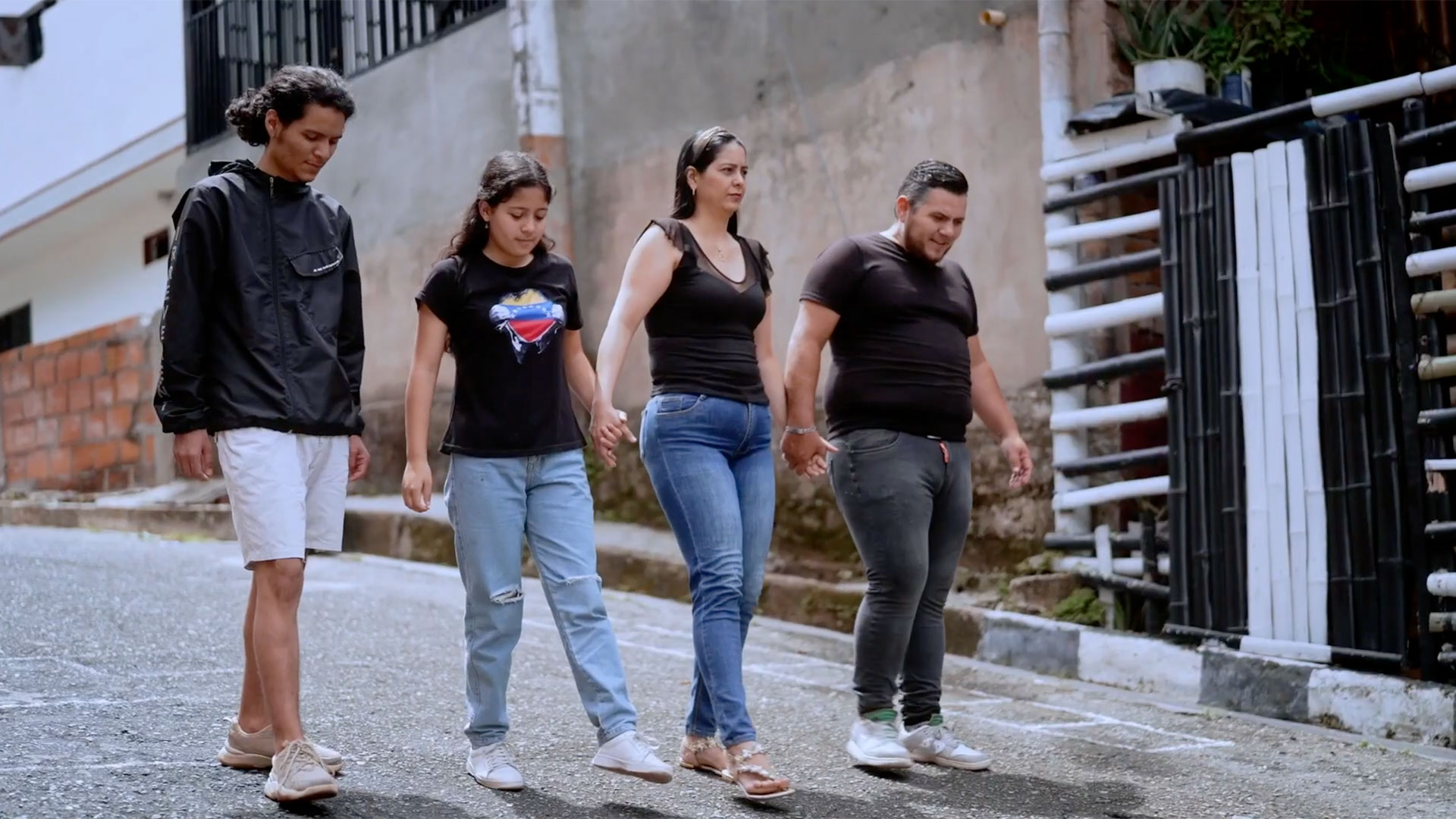 JUNTOS MÁS GRANDES - Serie Documental realizada por TRAGALUZ Laboratorio Audiovisual para la OIM Organización Internacional para las Migraciones